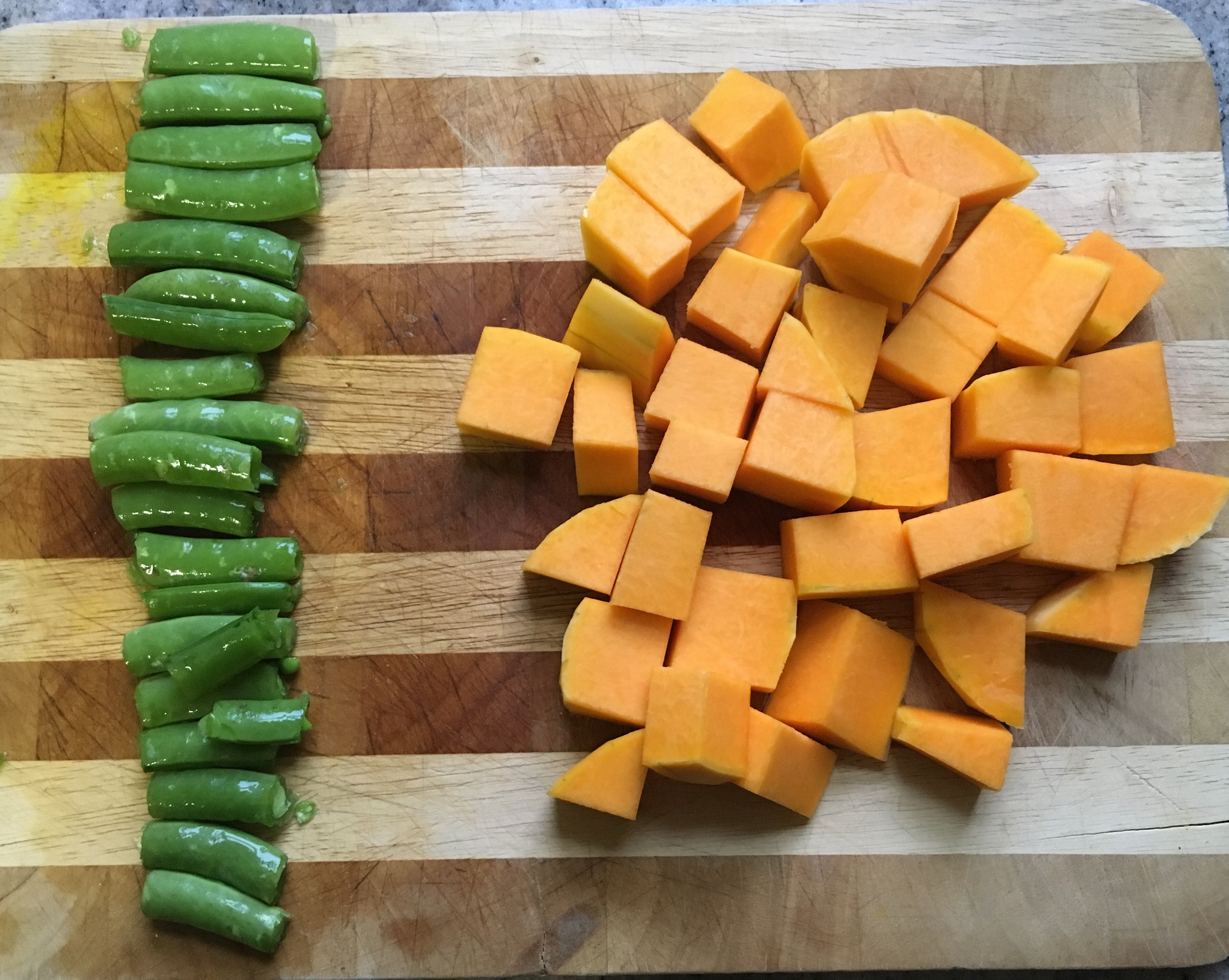 Trimmed sugar snap peas & butternut squash cube